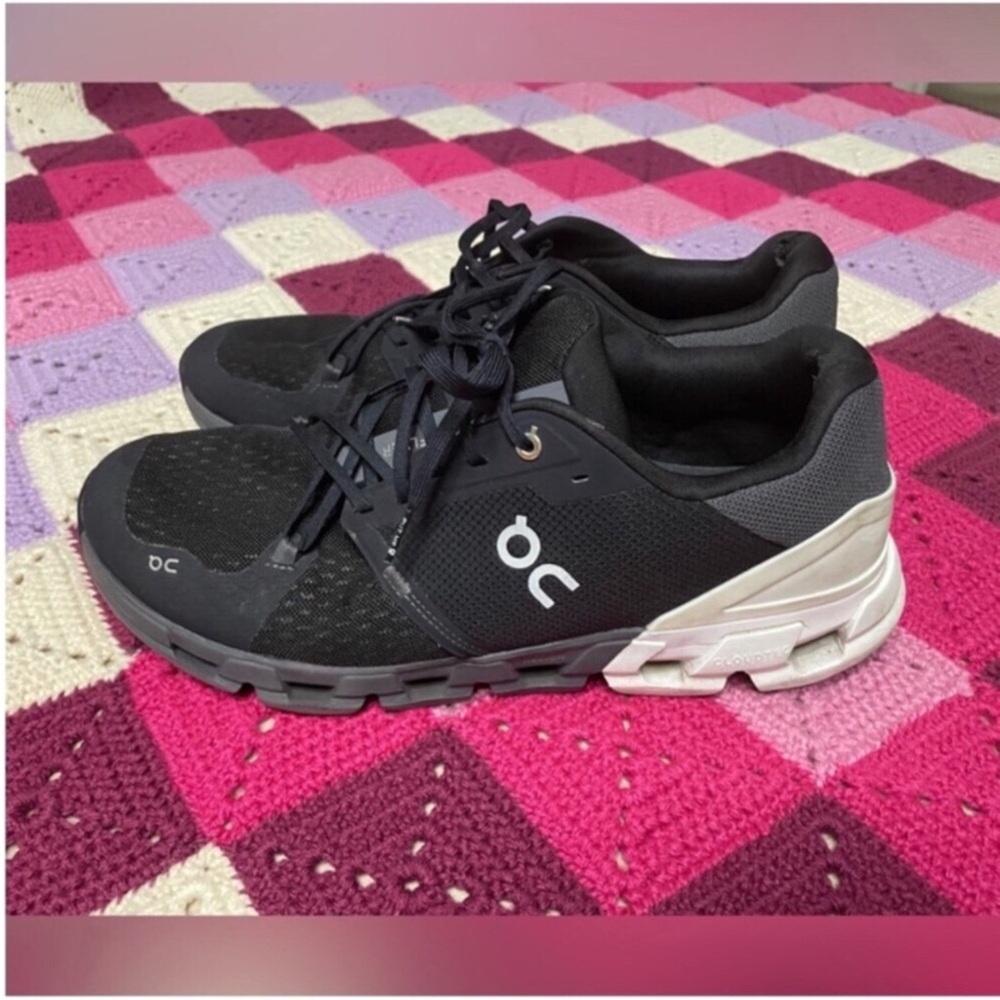 On Clouds Mens Shoes 12.5